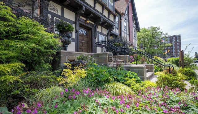 Frederick Stearns House Historic Inn