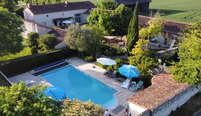 French Gem: Rustic Cottage, Poolside Bliss