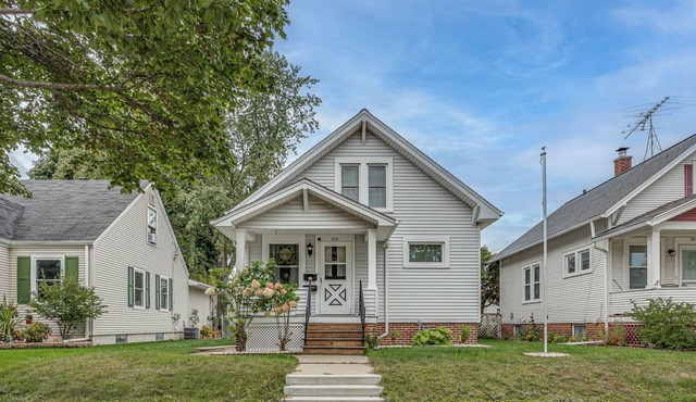 Fresh Coast Craftsman - Pet Friendly | Near Lake