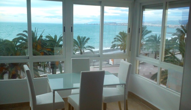 Front studio to the sea, sun and beach