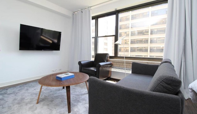 FRONTDESK Modern Studio Apt in East Hyde Park