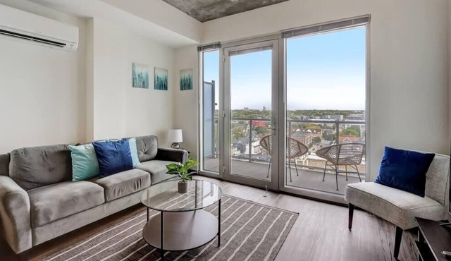 Frontdesk | Sunny Studio Apt near East Town