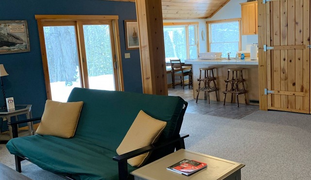 Full Home Rental on Paradise Lake. 2 Acres/60 ft of Lakefront & Private Dock