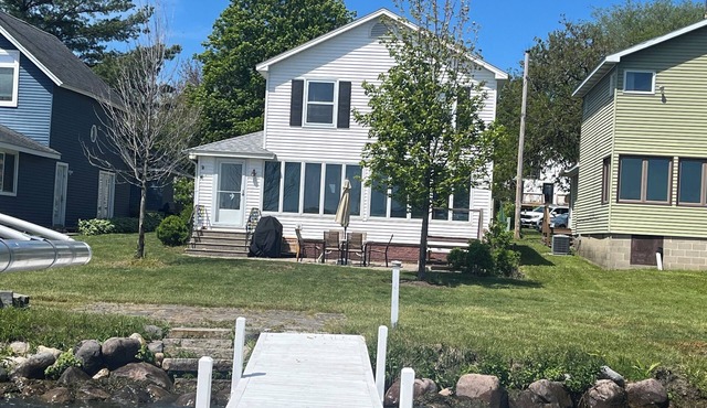 Fully renovated lake front home on Delavan’s North Shore