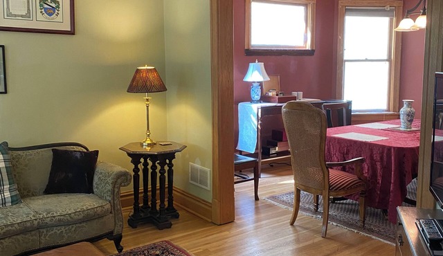Fully restored 1911's 2-Flat on Chicago’s family friendly quiet North Side.