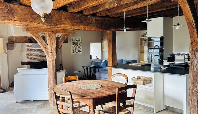 Gîte du Alchimiste on the Château de Dompierre estate