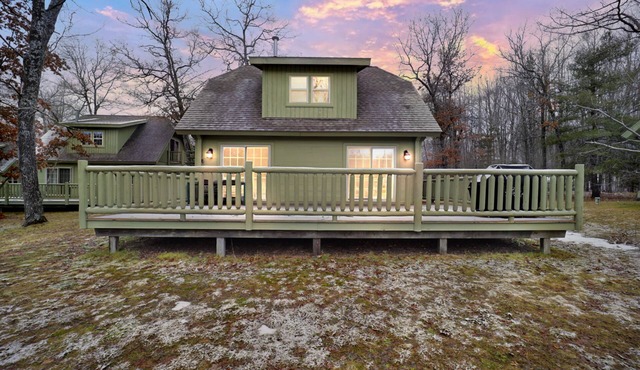 Garland Resort Golf Cottage-Sleeps 8-Large Deck