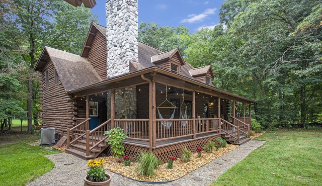 Golf Course Log Cabin with Hot Tub & Movie Theater