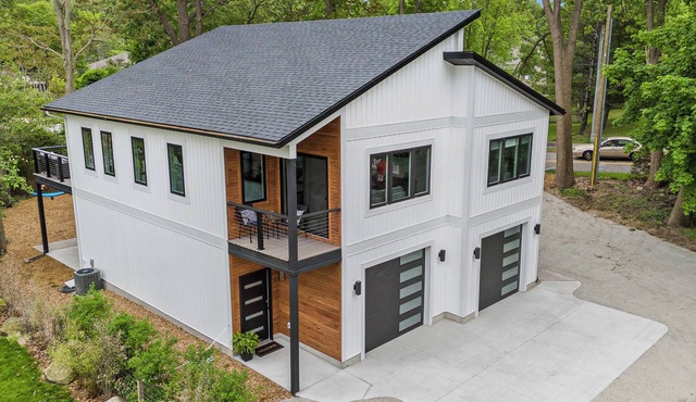 Gorgeous New Home, Sleeps 10, Steps Away from Lake Michigan Beaches