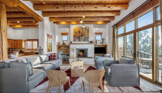 Gorgeous Views, Art & Kiva Fireplaces