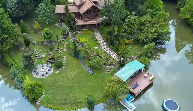 Grace Woods - Private Lake - Dock -Large Groups - 3 Entire Homes-Lake House