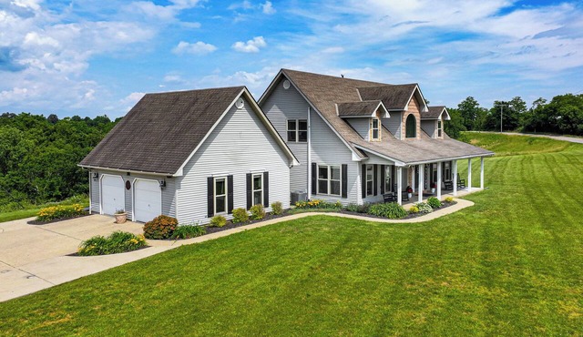 Great for Groups! Corinth Gem w/Game Room & Pool