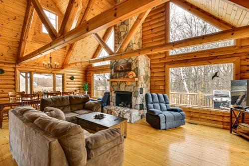 Group Fun on Tittabawassee River! Large Log Cabin