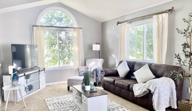 GRWorkcation : Work + Play + Stay in Caledonia