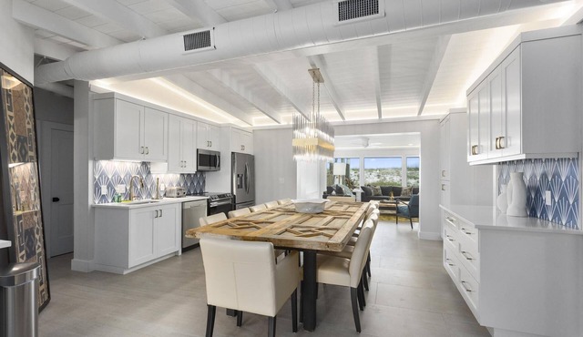 Gulf Front Beach Cottage | Sleeps 10 | Family Friendly in Pensacola Beach