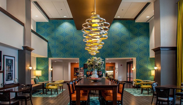 Hampton Inn & Suites Mishawaka/South Bend at Heritage Square