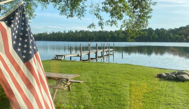 Hiawatha Creek Camp/sleeps 4-6/ON Clam Lake/Near Torch Lake -5 min. by boat