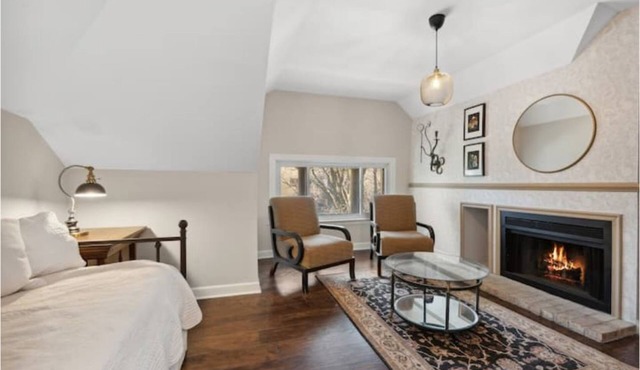 Historic Edgewater Home Steps to the Beach