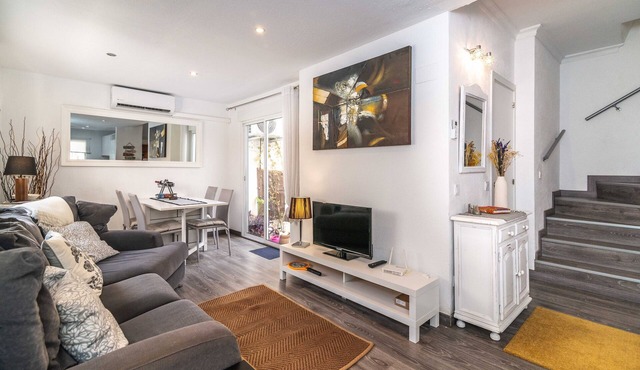 Holiday Home Casa Anna with Garden & Wi-Fi