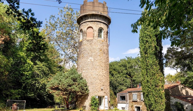 Holiday Home 'Le Moulin De Pen Hoêt' with Shared Garden