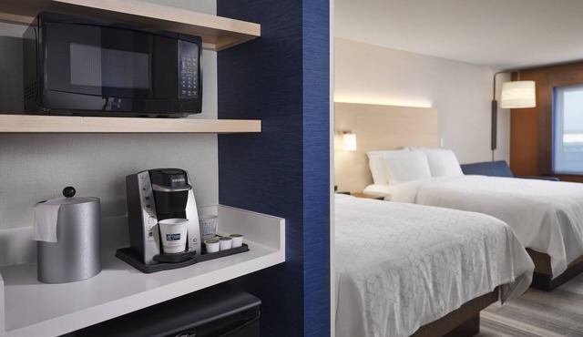 Holiday Inn Express & Suites Lockport by IHG