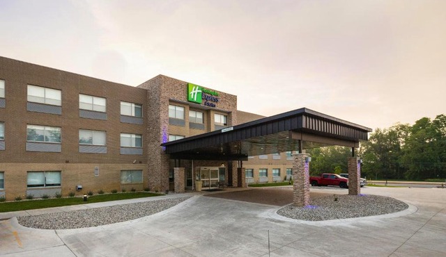 Holiday Inn Express & Suites - Portage by IHG