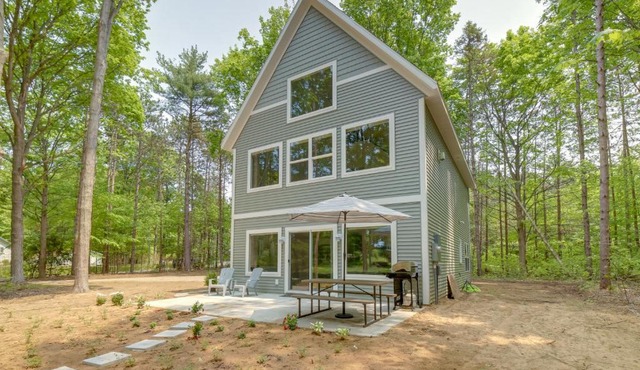 Holland Home w/Fire Pit: Walk to Lake Michigan!