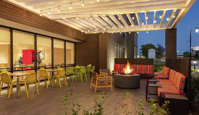 Home2 Suites By Hilton Milwaukee West