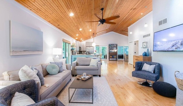 Hot Tub, Fire Pit | Jungle Gym | Near Warren Dunes