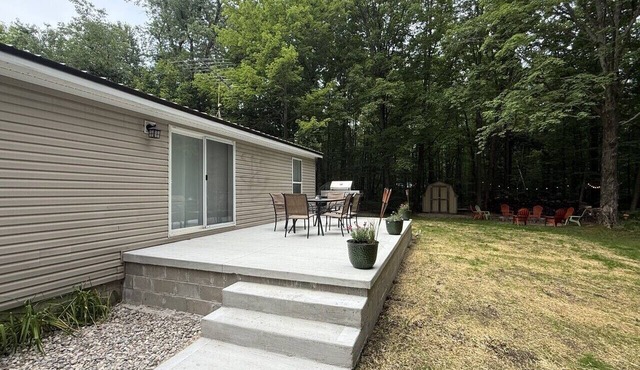 Hot Tub | Private Lake Lot | EV Charger | Trails