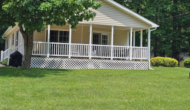 House 1/4 mile from Silver Lake State Park