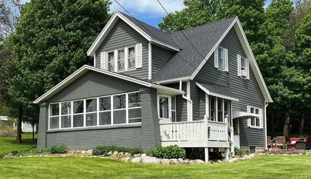 House 7 beds, 2 baths Farms Stay at a Pygmy Goat Farm in Byron Center, Michigan