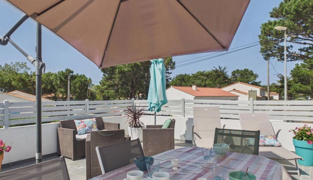 House for 6 - garden and terrace - 300m beach