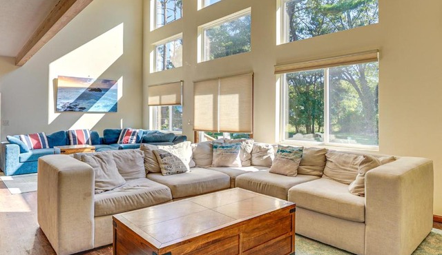 Huge Whitehall Home Steps from Duck Lake