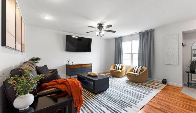 Huntertown 4 Bed! Pets LOVE Fenced Yard & Garage