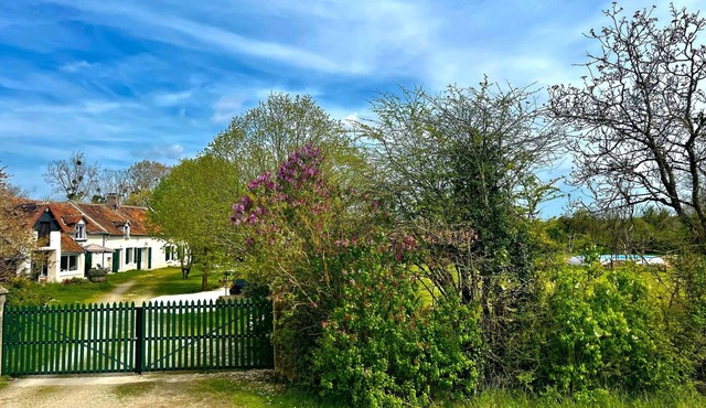 Impeccable 2-Bed Cottage in Sainte-Gemme