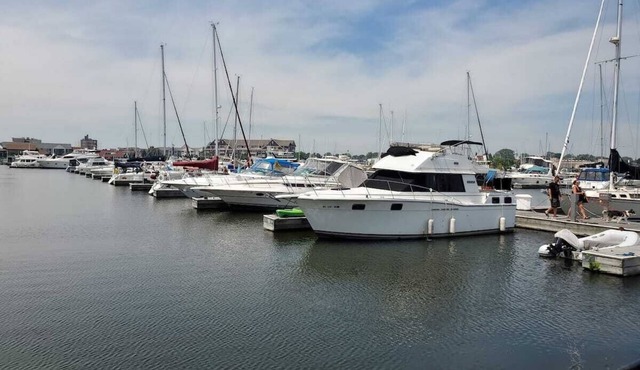 Irish Mist V @ Reefpoint Marina