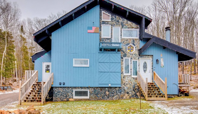 Iron River Retreat w/Sauna: Walk to Ski Brule!