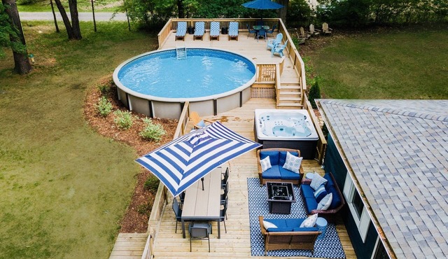 July dates still available- Heated Pool- Hot tub- Minutes to the beach!