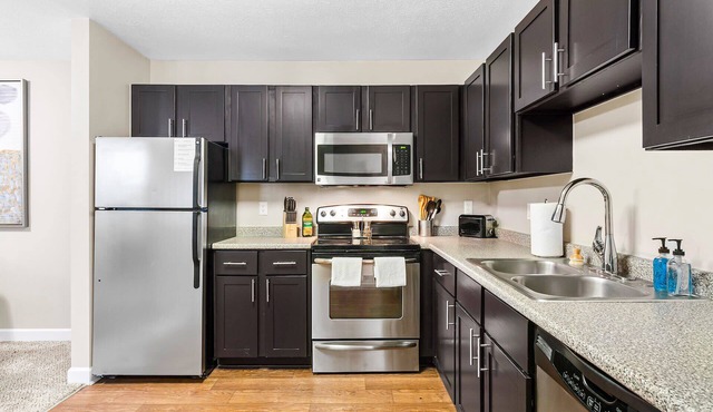 Kasa | Sunny 2BD, Near St. Joseph River | South Bend