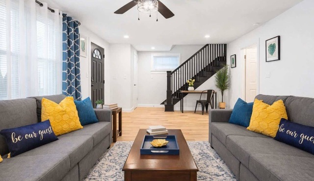 King Bed Suite, *Spacious Newly Remodeled House*