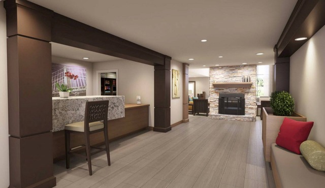 King Suite. Free Breakfast. Pool. Only 5 Miles from Purdue University!