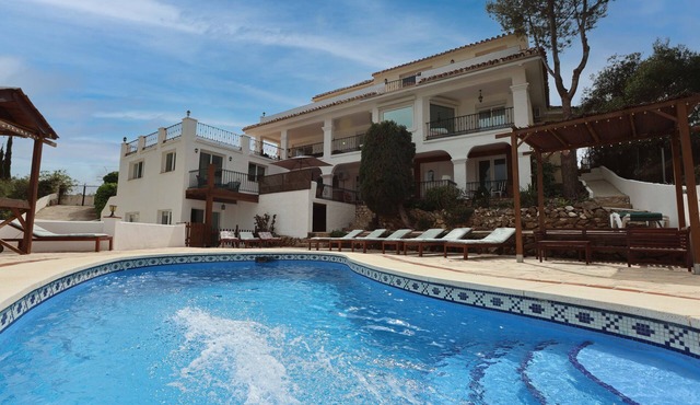 La Jacaranda - Stunning Villa with Apartment in Mijas with panoramic sea views.