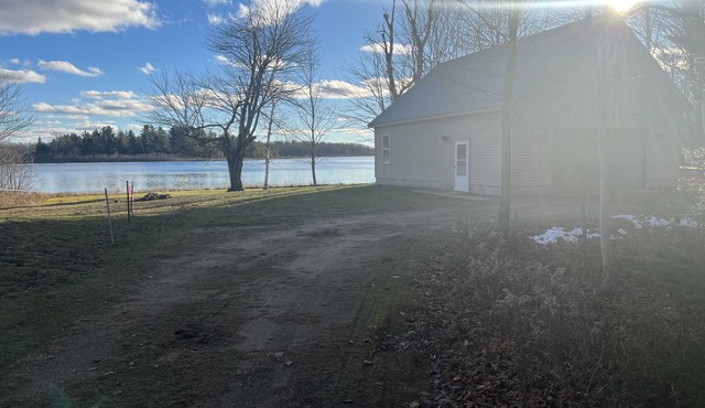 Lake front Rustic Cabin in the UP, Snowmobile-ATV trails, Falls, Mackinaw Island