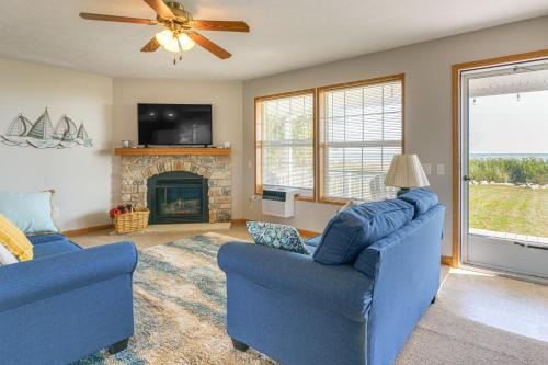 Lake View Home w/Deck, Yard & Fire Pit!