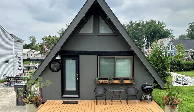 Lake Wawasee Channel Front A-Frame Cottage - Pier Access