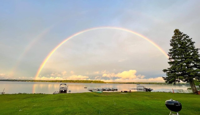 Lakefront Cabin Rental Resort -Cabin 1-Fish, Sightseeing, & Ride Trails