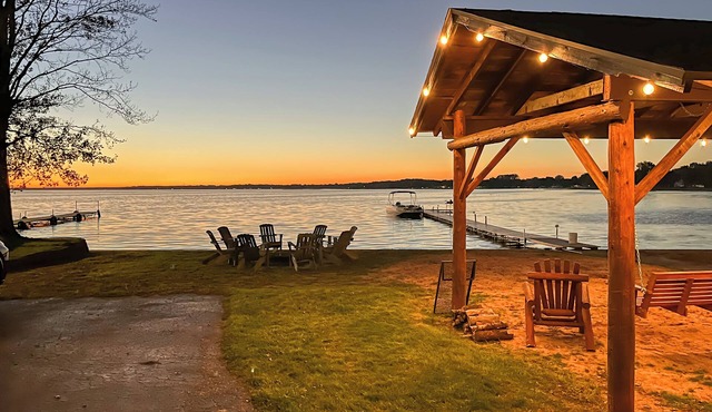 Lakefront Cabin w/Shared Beach in Cecil!