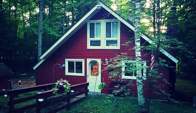 Lakefront Chalet - Lakeside Fire Pit/BBQ/Pet Friendly