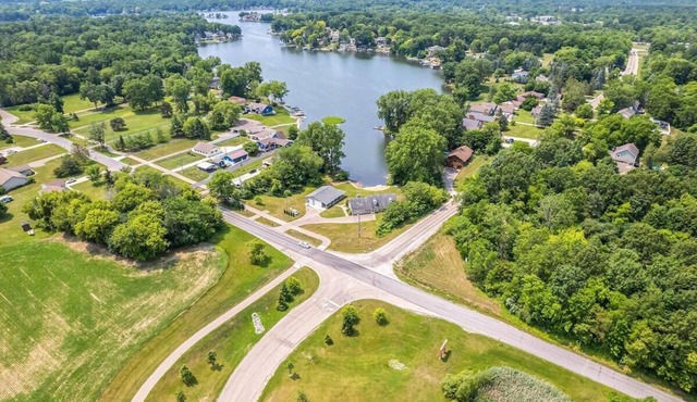 Lakefront Coastal Cove Retreat in Linden!